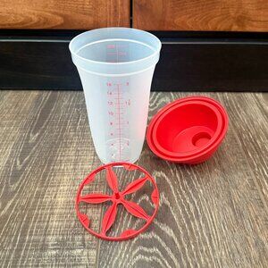 Tupperware Quick Shake Container with Insert